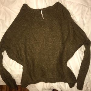 FREE PEOPLE green sweater